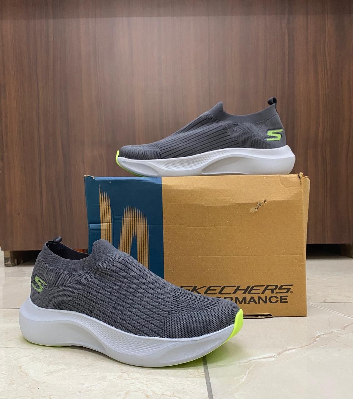 SKECHERS SHOES