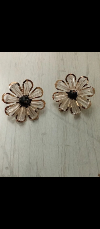 Flower shaped earrings