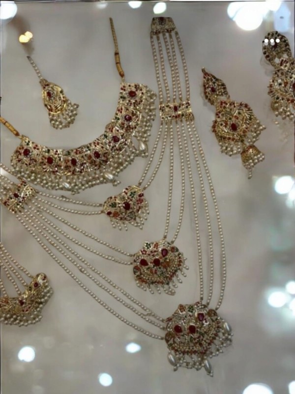 Hyderabadi Navratan  Pearls