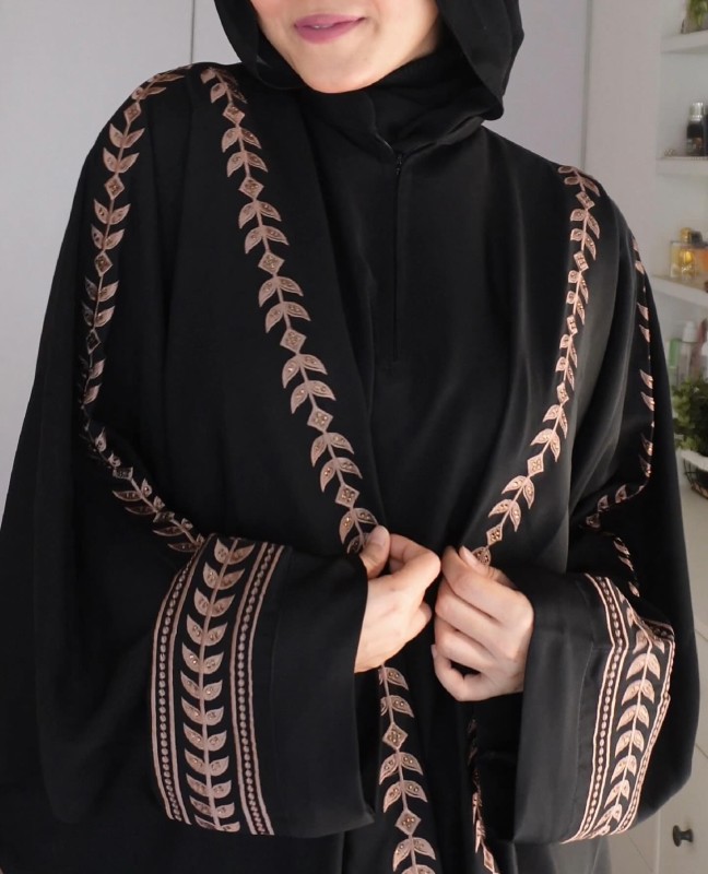 ABAYA EMBROIDERY WITH BELTS INSIDE