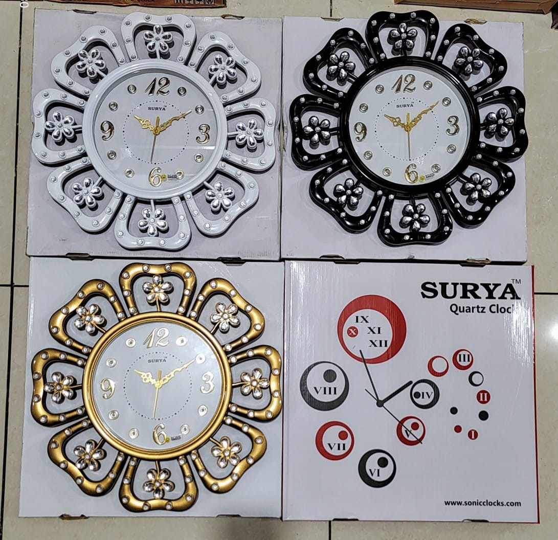 Decorative wall clock