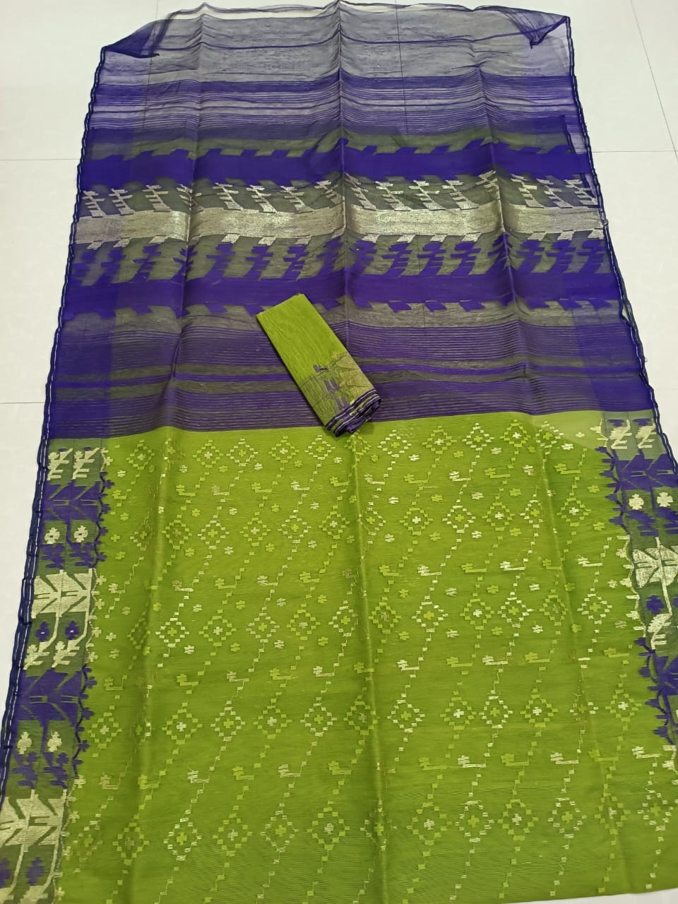 Half silk jamdani saree