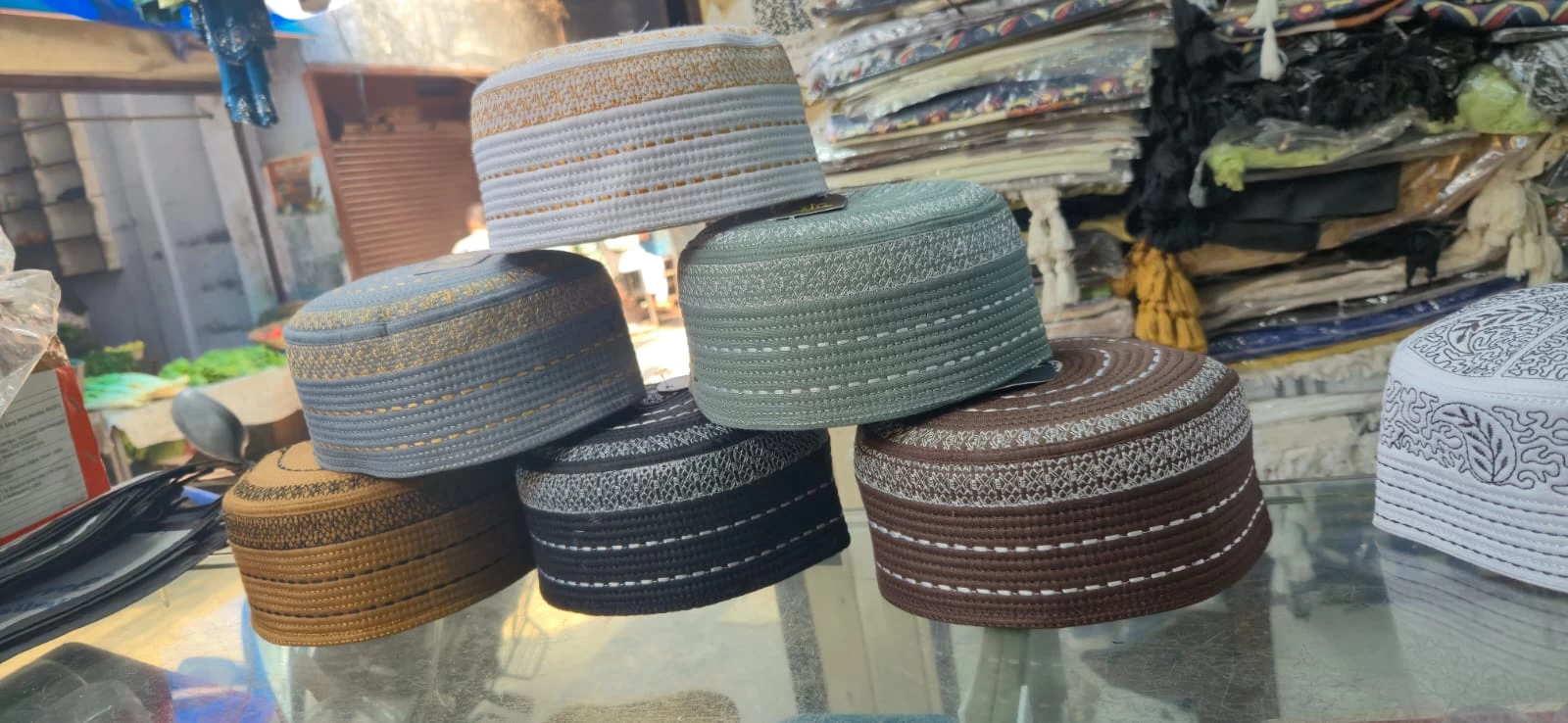 M topi