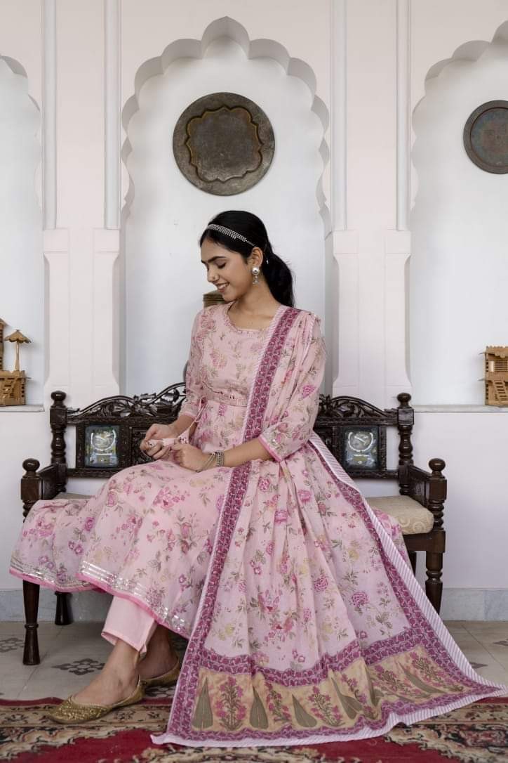 ANARKALI KURTI WITH DOORI