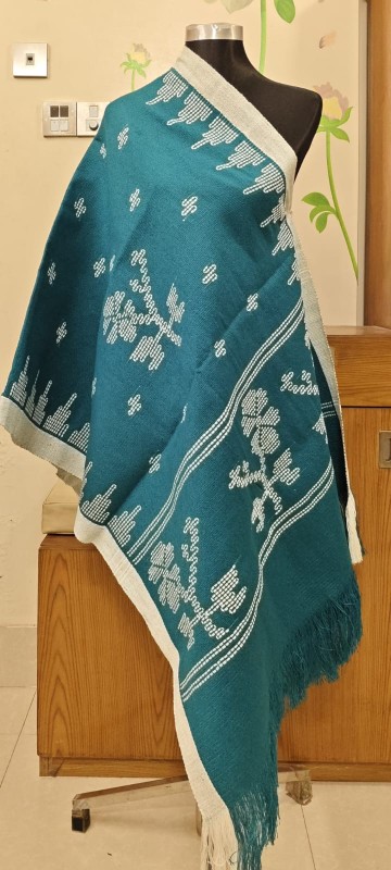 Woolen monipuri shawl