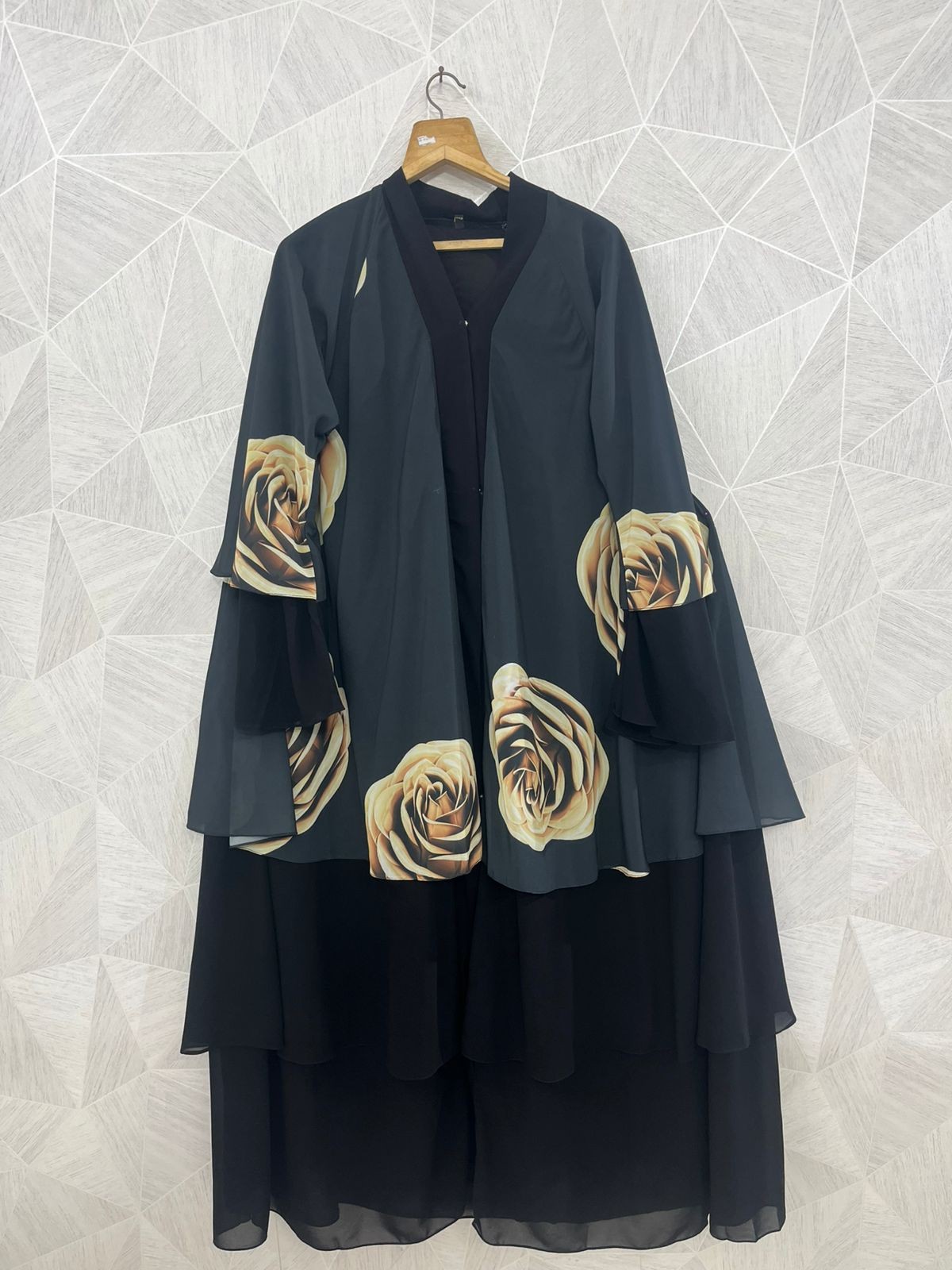 NO EXCHANGE no RETURN ON SALE ABAYA*